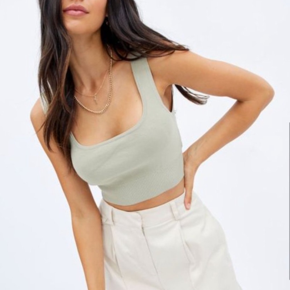 NWT twist back knit tank - Picture 4 of 6